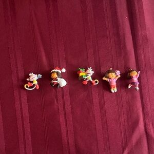 2005 Dora the Explorer Mini Figurine Set of 5 Holiday Ornaments